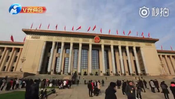 楊建國(guó):“全媒體”兩會(huì)報(bào)道發(fā)揮出了集聚效應(yīng)