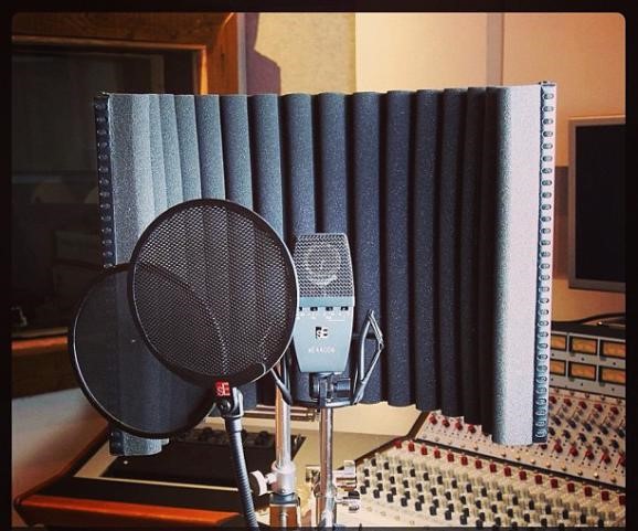 把玩式開箱:跟飯團子 P 老師揭秘低調(diào)的多面王者 sE 4400a