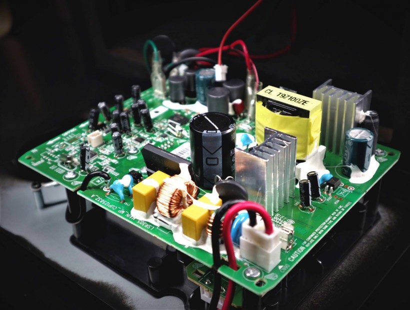 麗唱仍添錦上花——JBL 305P MkII 有源監(jiān)聽音箱試用體驗(yàn)