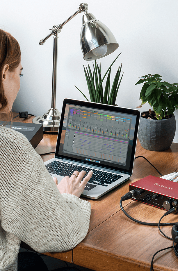 讓你全部的樂器錄制達到錄音棚水準:FOCUSRITE 第三代 SCARLETT 4I4 音頻接口