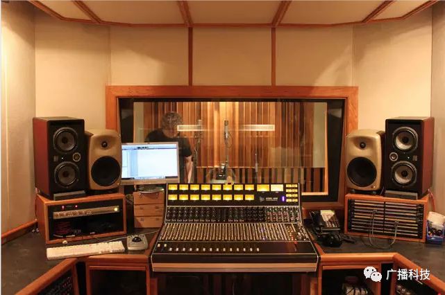 技術(shù)文章:監(jiān)聽音箱