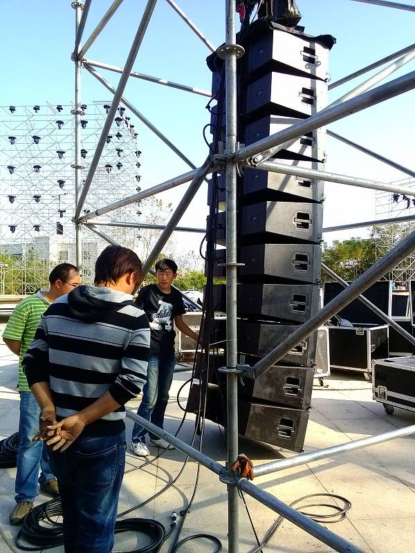 如何調(diào)試現(xiàn)場擴(kuò)聲系統(tǒng)